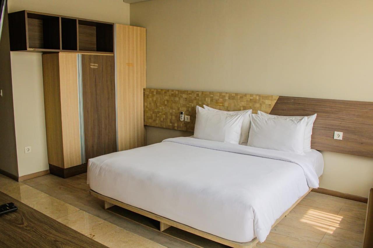 Graha Makara Suite Hotel & Residence Cikarang Extérieur photo