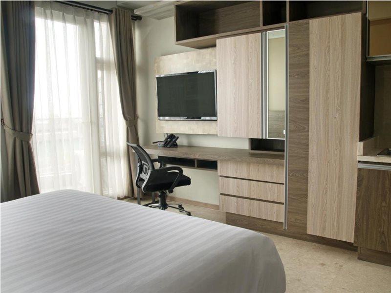 Graha Makara Suite Hotel & Residence Cikarang Extérieur photo