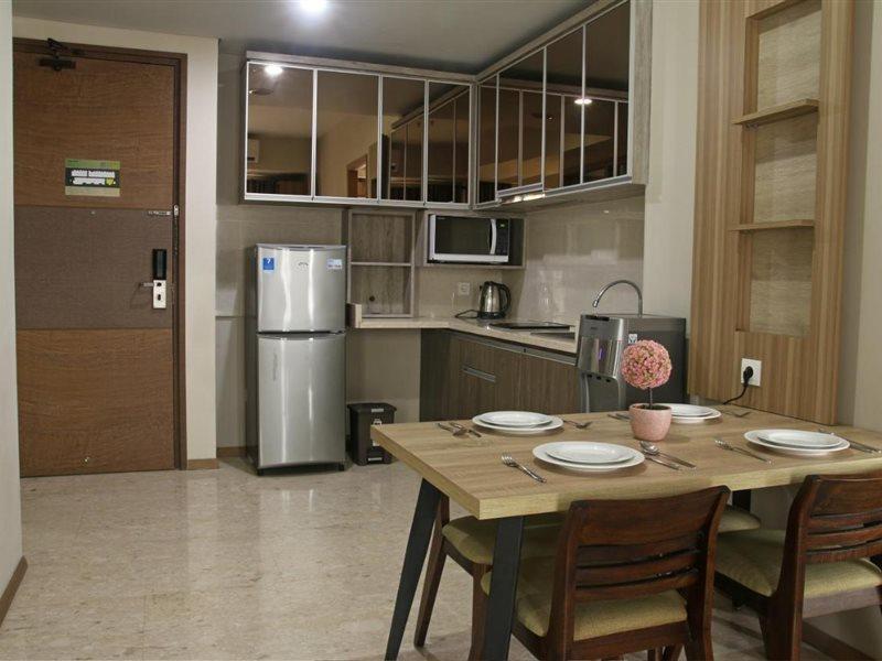 Graha Makara Suite Hotel & Residence Cikarang Extérieur photo